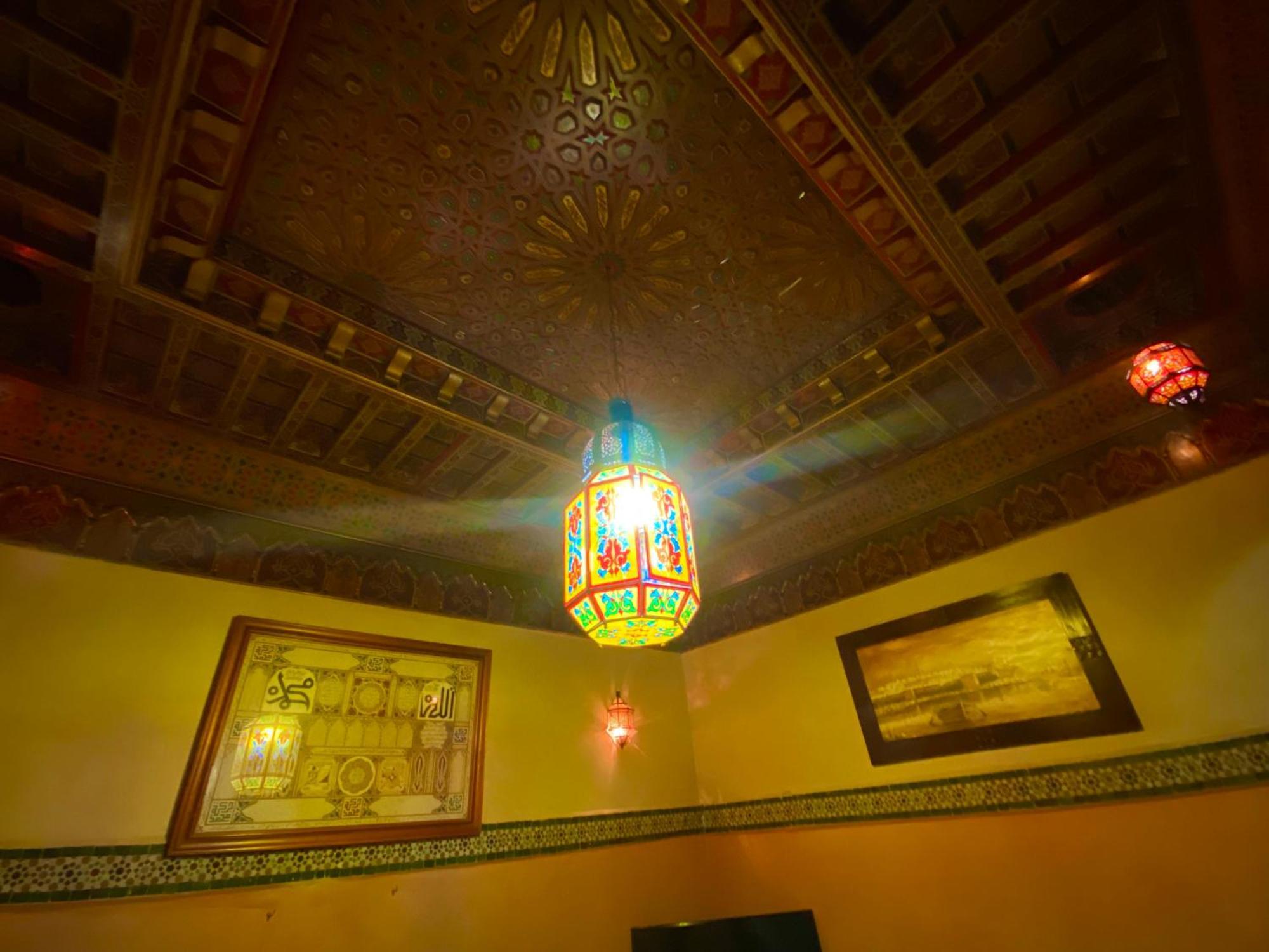 Nezha Avec Jacuzzi Et 3 Piscines Au Coeur De Marrakesh