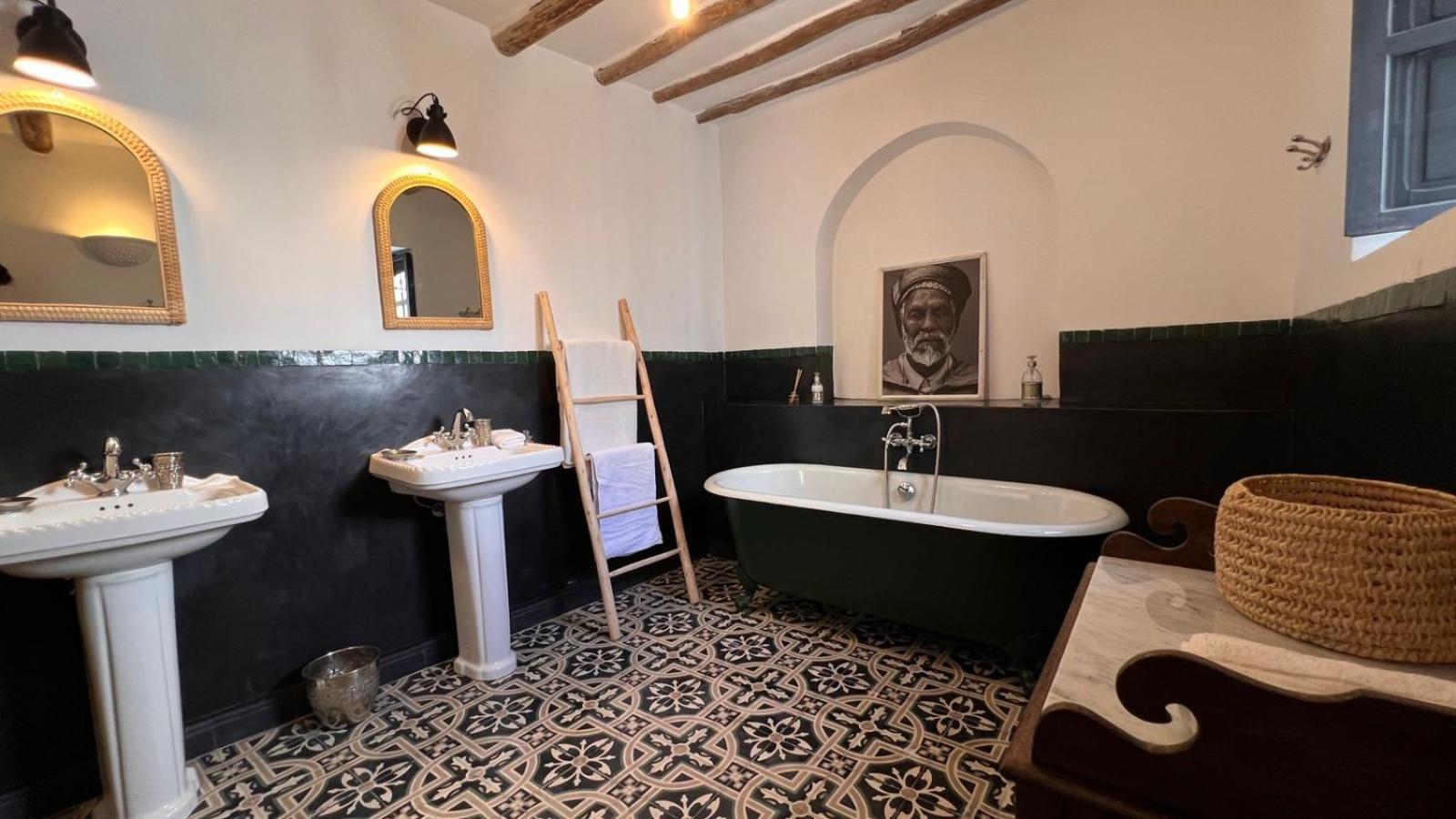 Villa Mauresque Jardin Luxuriant Et Piscine Privee Marrakech *