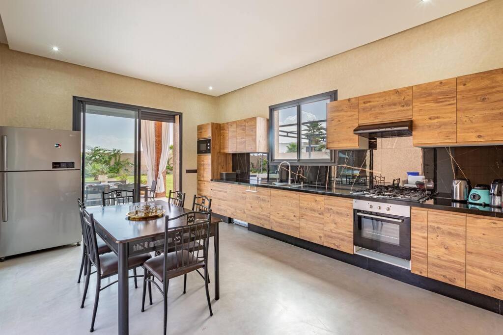 Zina, Elegance Et Luxe,piscine & Jacuzzi