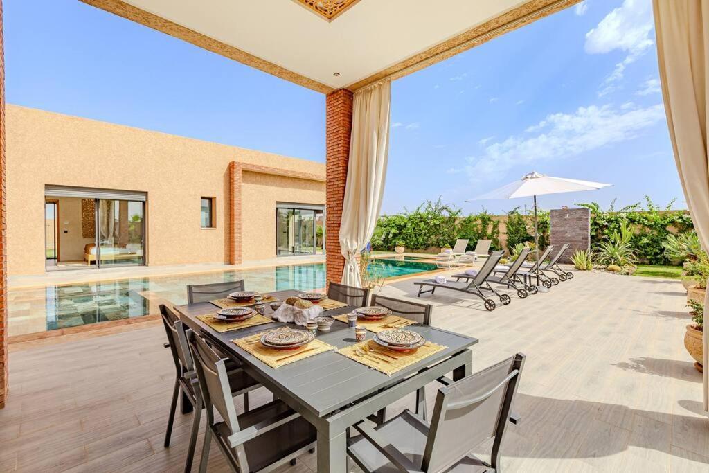 Zina, Elegance Et Luxe,piscine & Jacuzzi Marrakesh