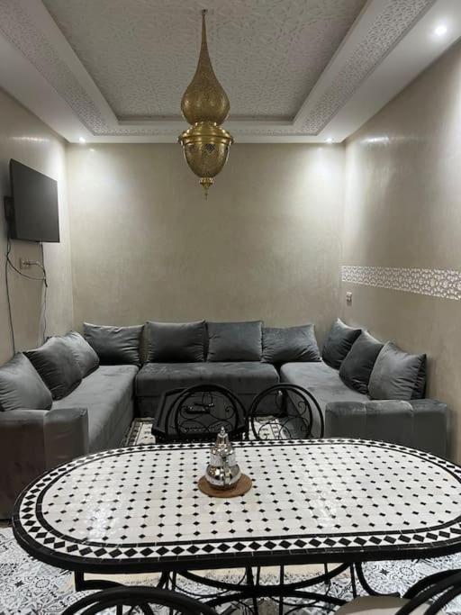 Proche Aeroport Apartment *