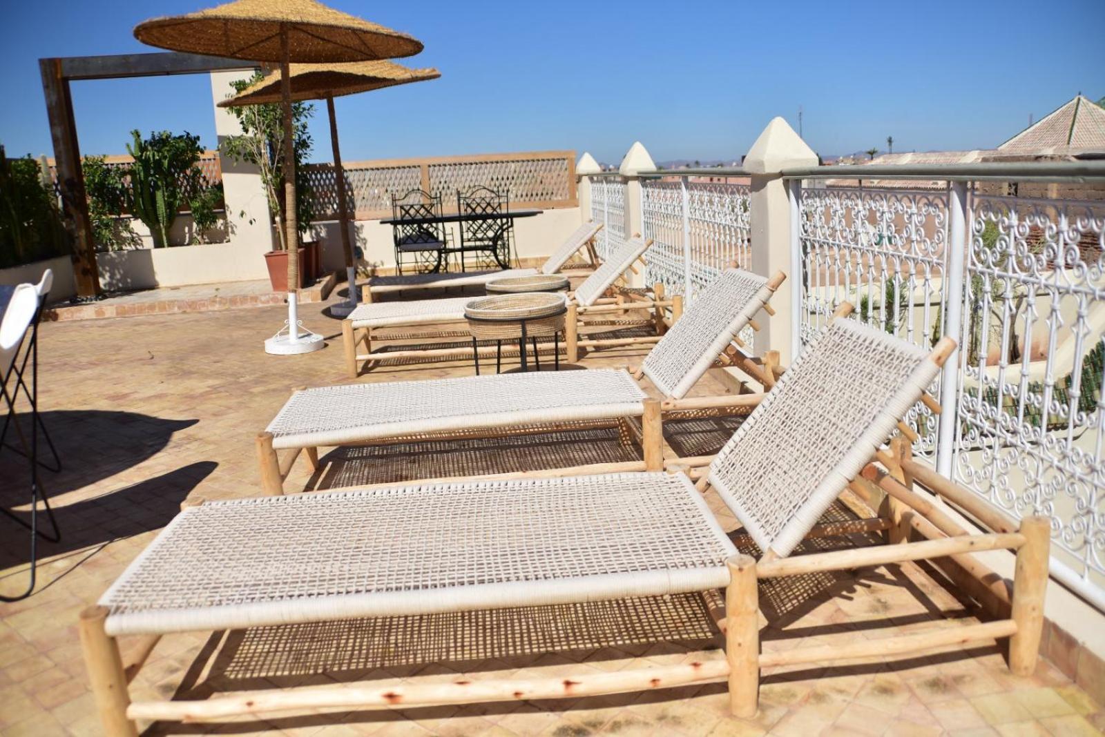 Emberiza Sahari Guest house 4*
