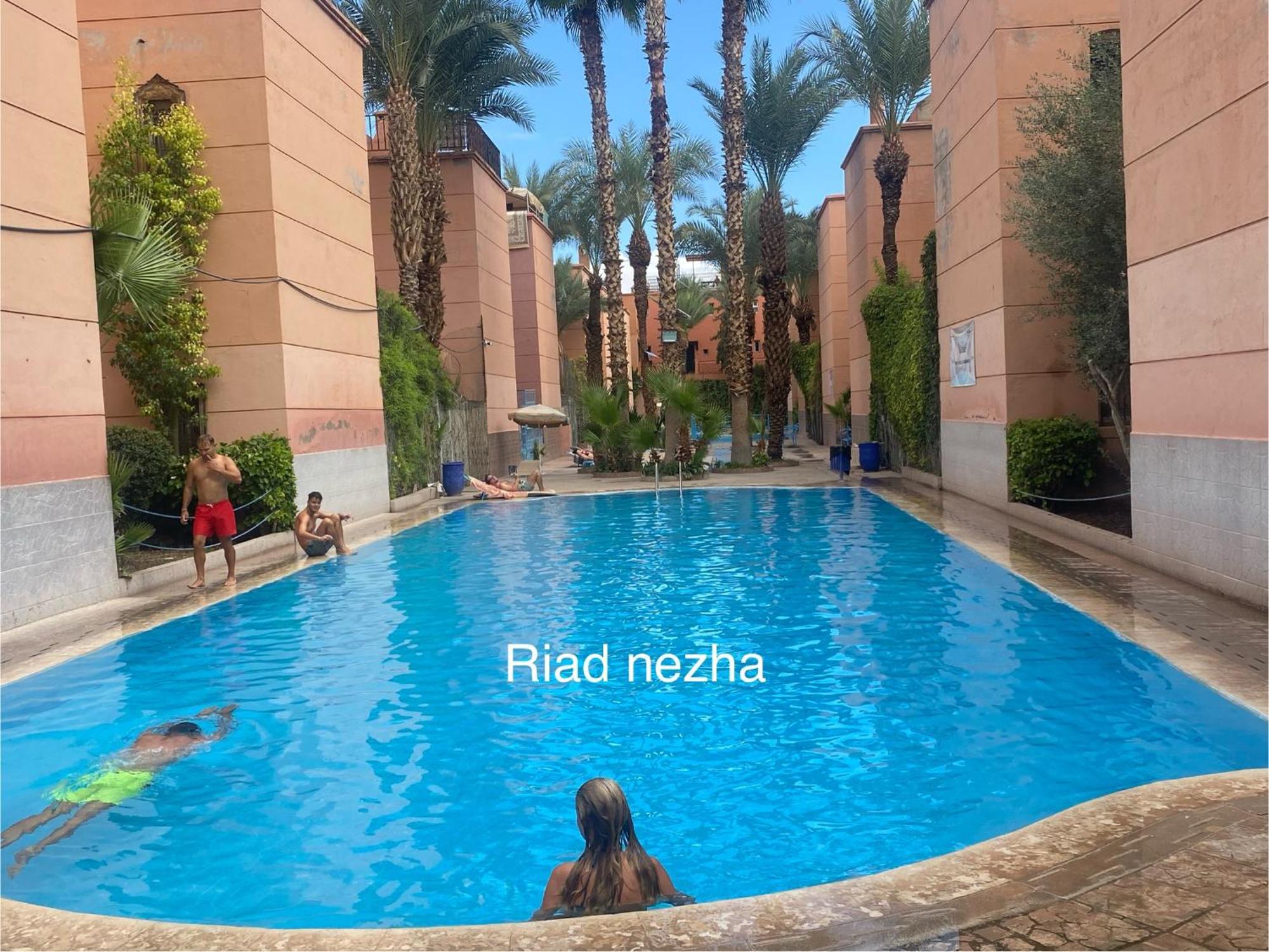 Hotel Nezha Avec Jacuzzi Et 3 Piscines Au Coeur De Marrakesh