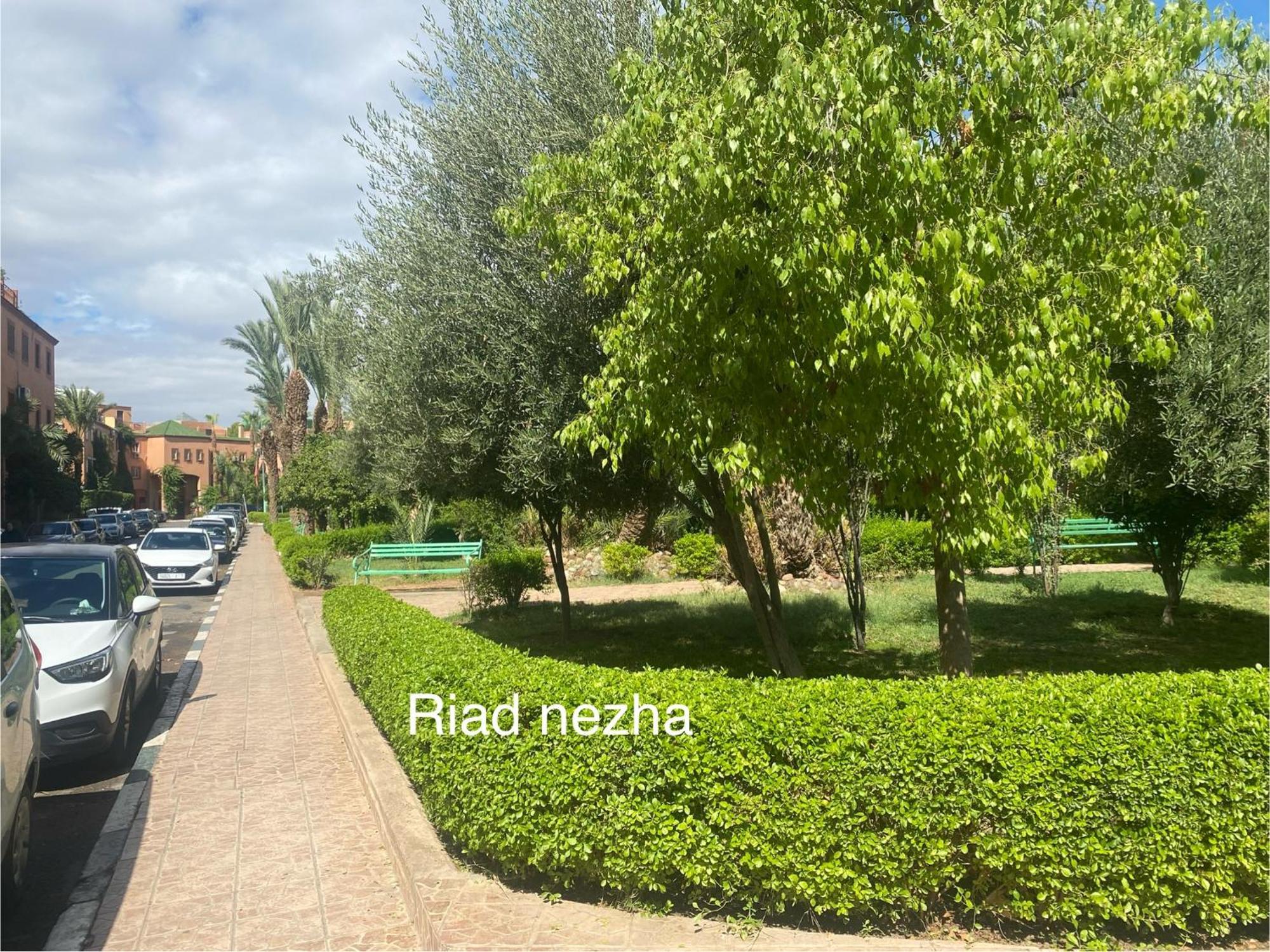 Nezha Avec Jacuzzi Et 3 Piscines Au Coeur De Hotel Marrakesh
