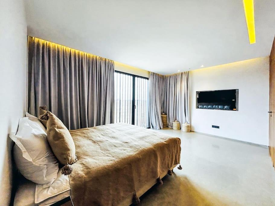 Villa Luxury 4br With Pool, Amelkis *
