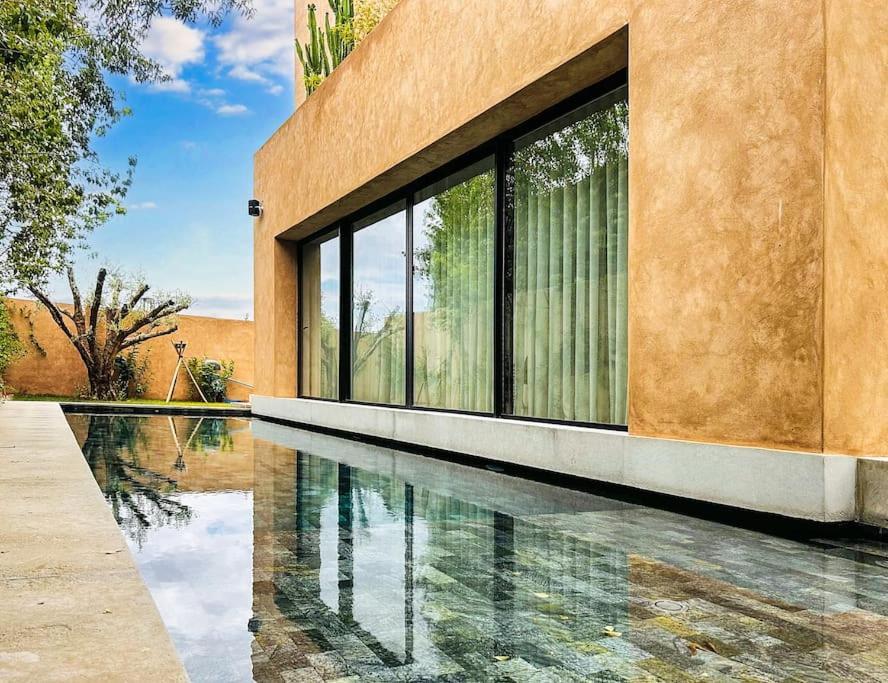 Luxury 4br With Pool, Amelkis *