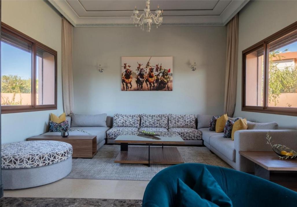 Jolie Modern Contemporain 4 *