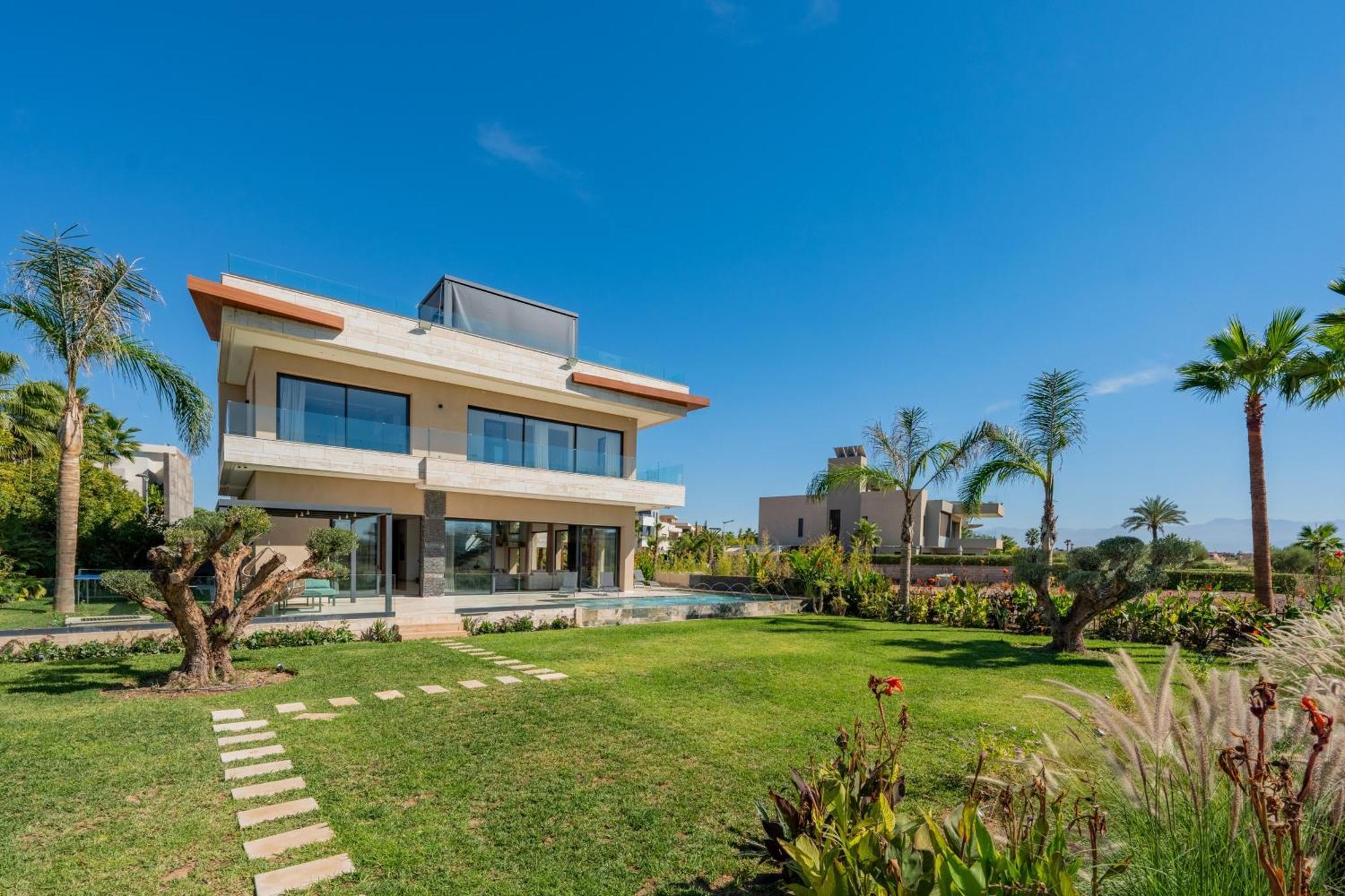 Talia, Luxury Stay, Golf & View