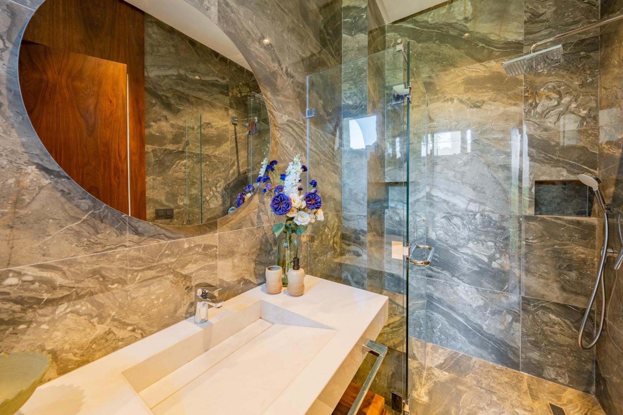 Talia, Luxury Stay, Golf & View