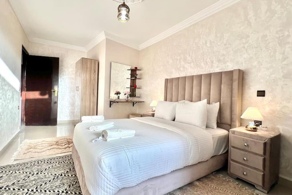 Apartment De Luxe Avec Jacuzzi Prive & Terrasse Au Coeur De Marrakech