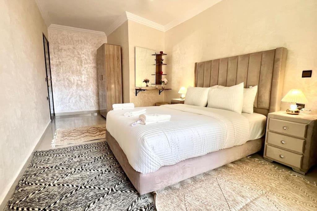 Apartment De Luxe Avec Jacuzzi Prive & Terrasse Au Coeur De Marrakech Marrakesh