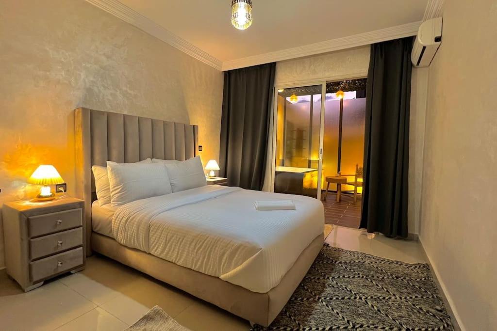 Apartment De Luxe Avec Jacuzzi Prive & Terrasse Au Coeur De Marrakech Marrakesh