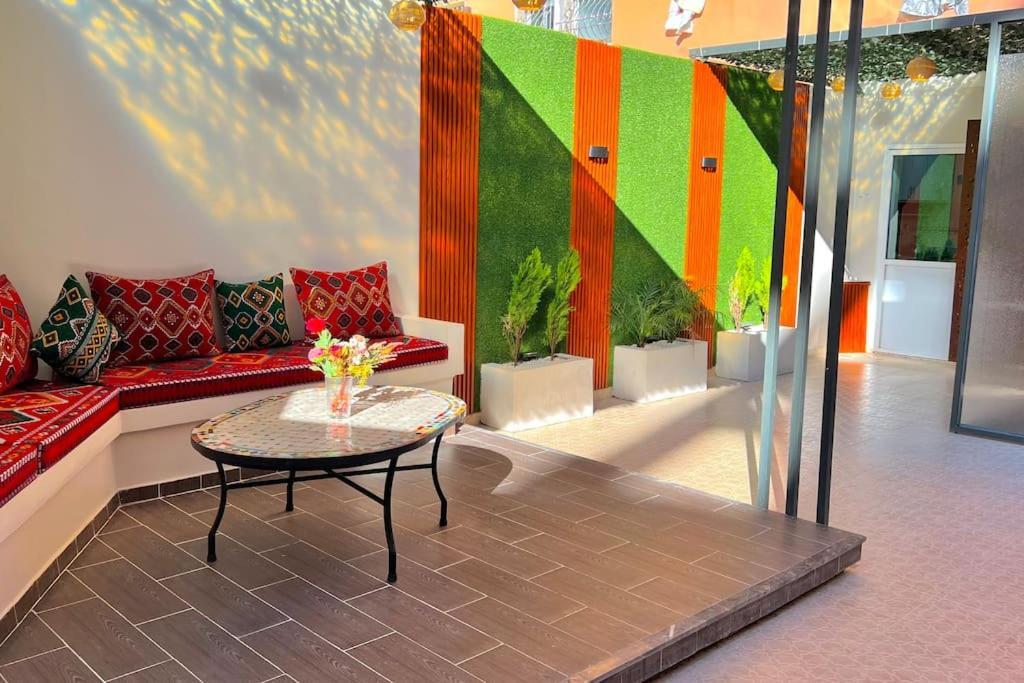Apartment De Luxe Avec Jacuzzi Prive & Terrasse Au Coeur De Marrakech Marrakesh