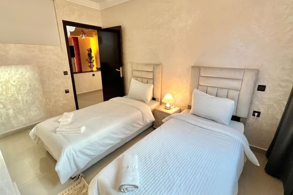 De Luxe Avec Jacuzzi Prive & Terrasse Au Coeur De Marrakech Apartment *