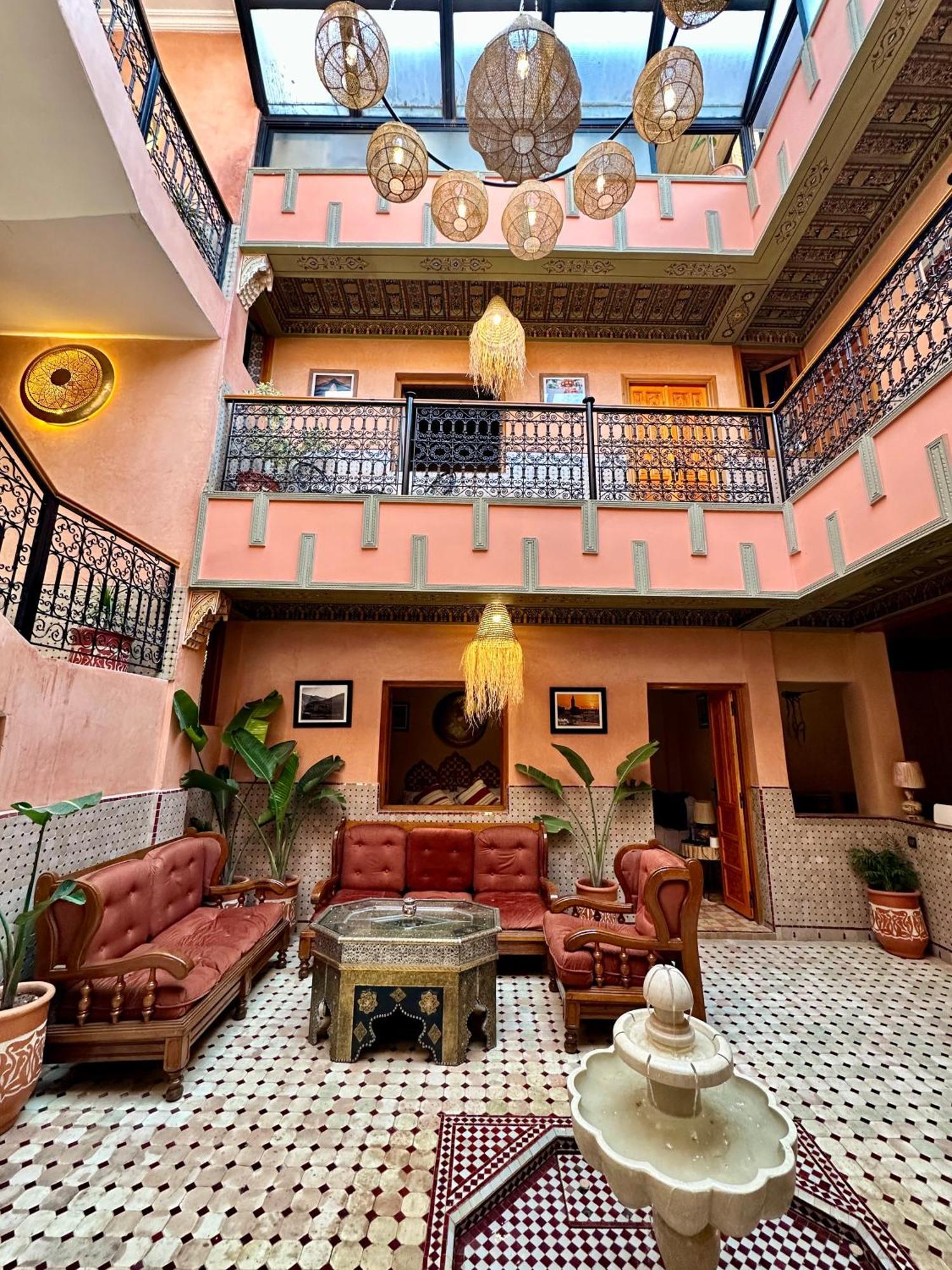 Almonds Marrakech Riad *