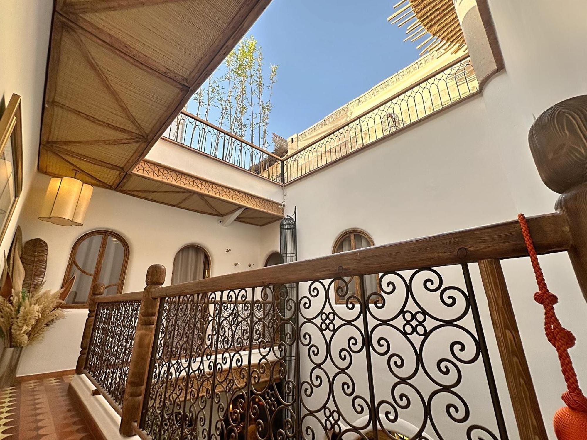 Nesayam Apartment *