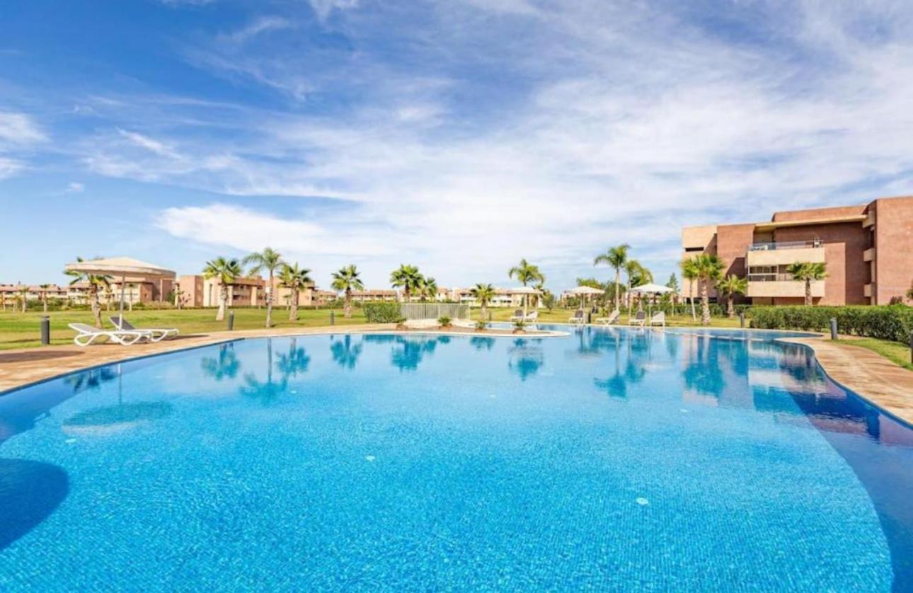 De Luxe Prestigia Golf Apartment *