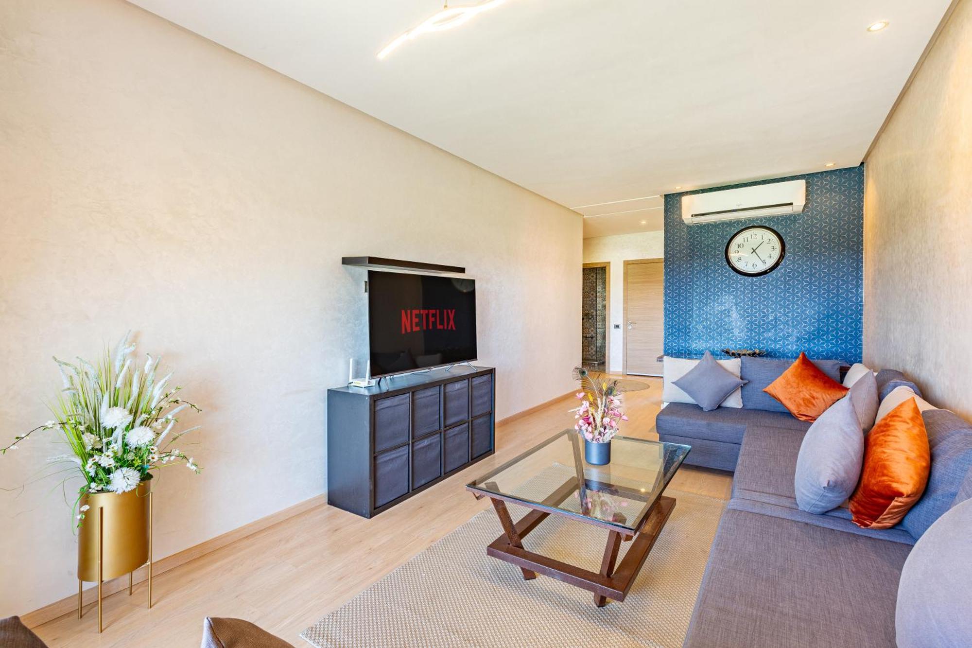 Serene Oasis Pool & Garden View Apartment Marrakesh