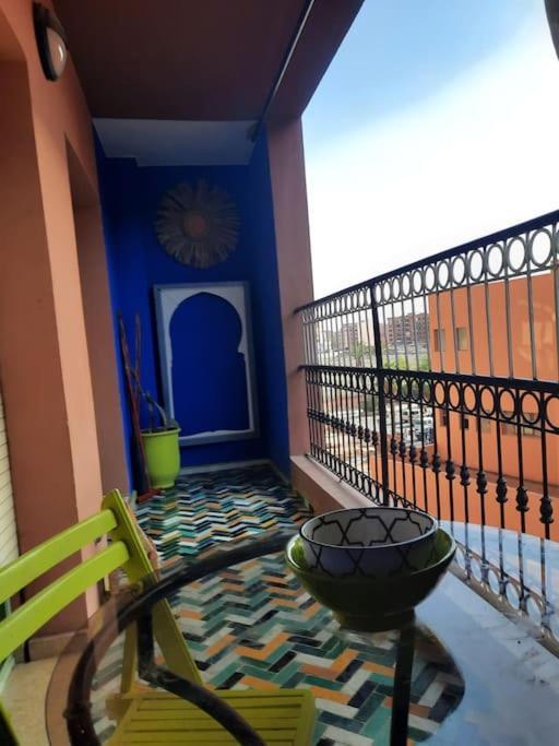 Apartment In Der Beruehmten Ysl Street Seulement A 1 Personne Ou Couple Marie Ou Touristes Etrangers Marrakesh