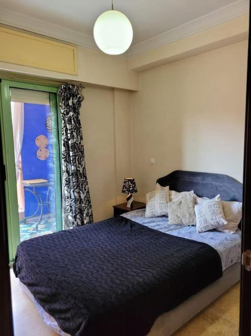 Apartment In Der Beruehmten Ysl Street Seulement A 1 Personne Ou Couple Marie Ou Touristes Etrangers *
