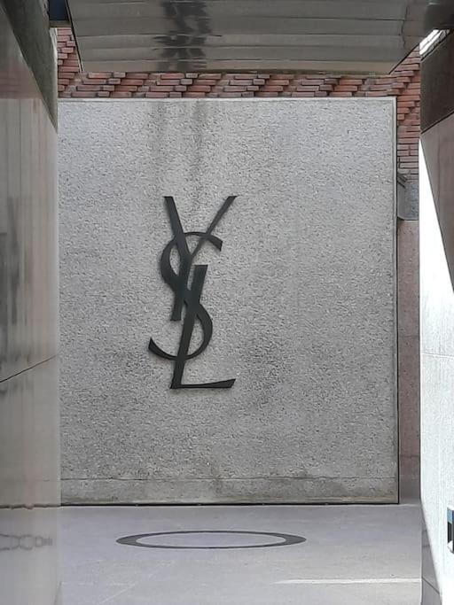 In Der Beruehmten Ysl Street Seulement A 1 Personne Ou Couple Marie Ou Touristes Etrangers Apartment