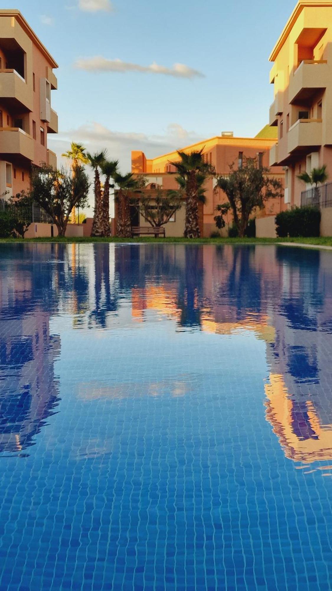 Location Duplex De Luxe Avec Jardin Privatif, Dans Avec Piscines Apartment *