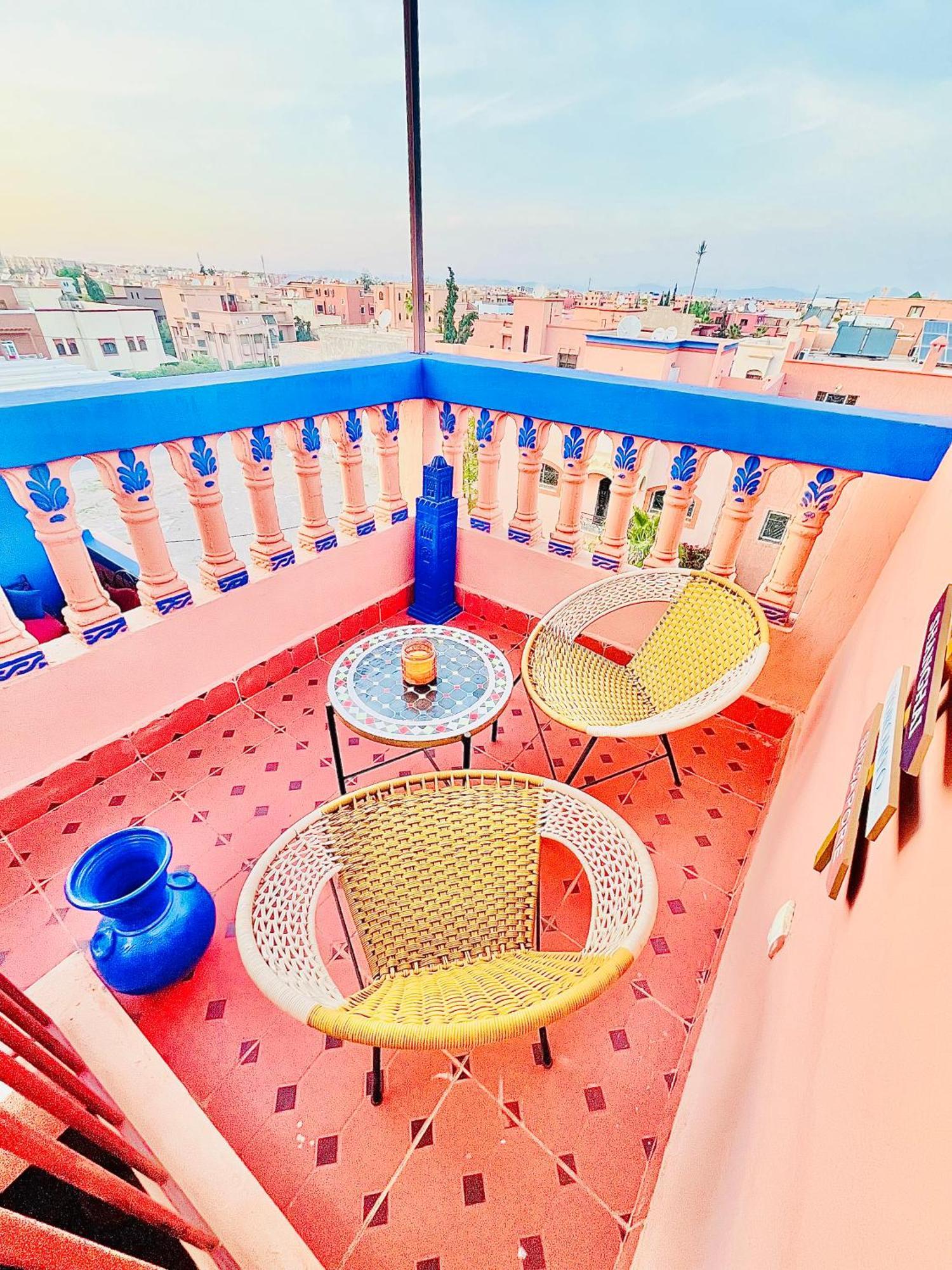 Apartment With Ac, Patio And Rooftop Appartement Climatise Avec Patio Et Toit Terrasse Marrakesh