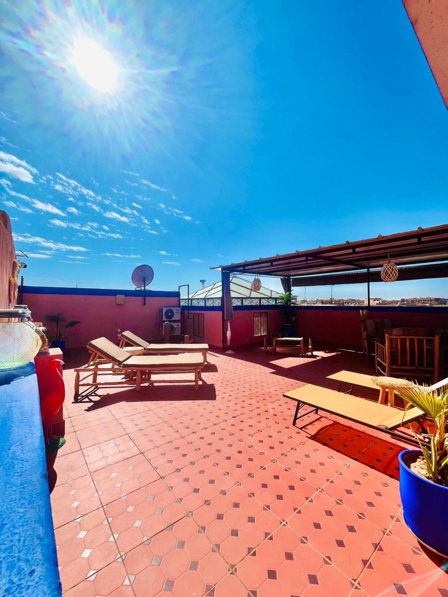 Apartment With Ac, Patio And Rooftop Appartement Climatise Avec Patio Et Toit Terrasse Marrakesh