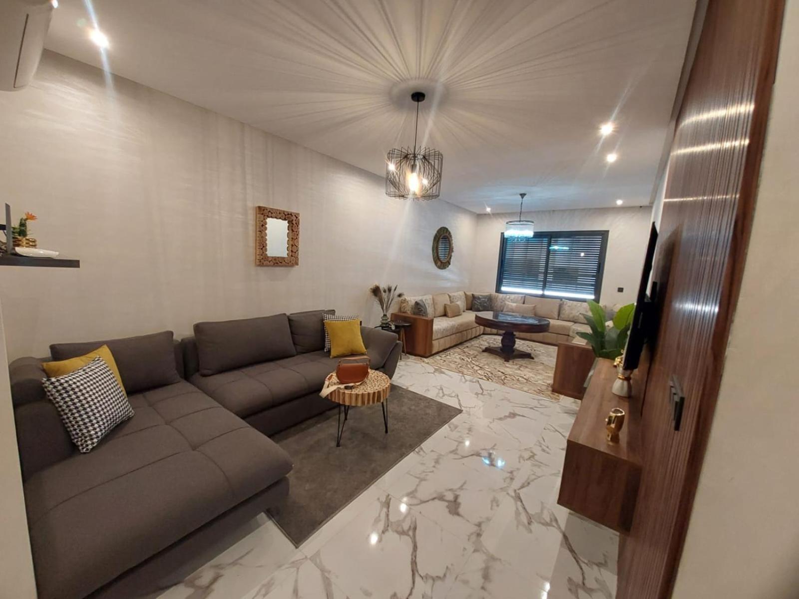 Palm Apartment *