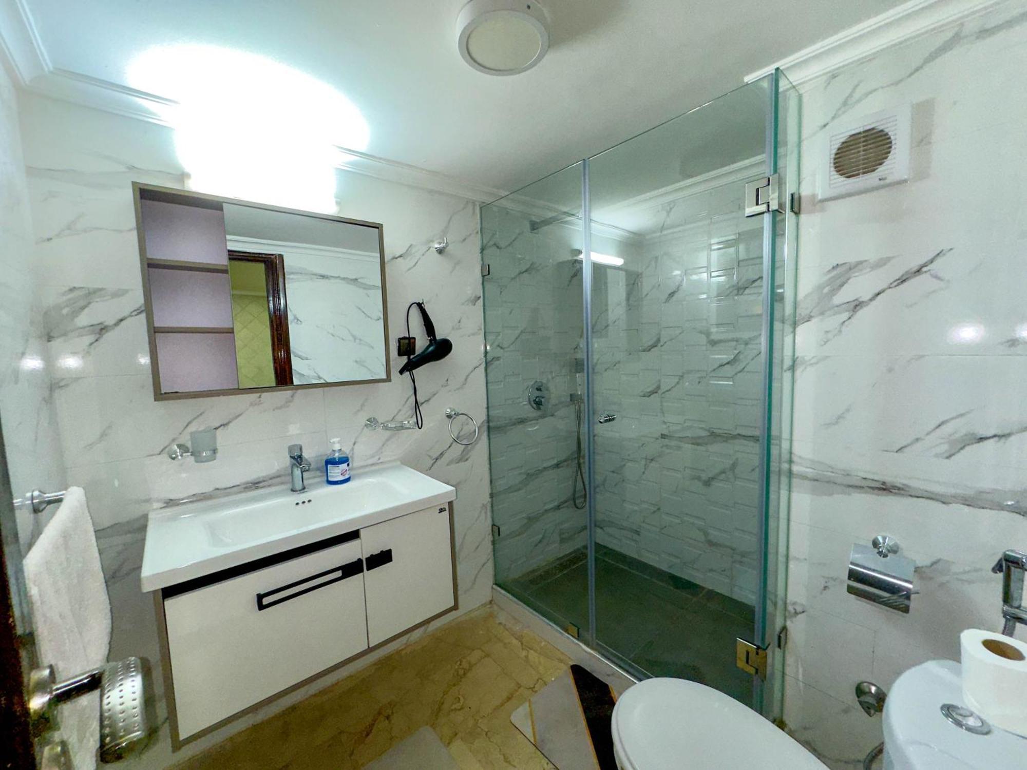 Apartment Localisation, Refait A Neuf Avec Piscine *
