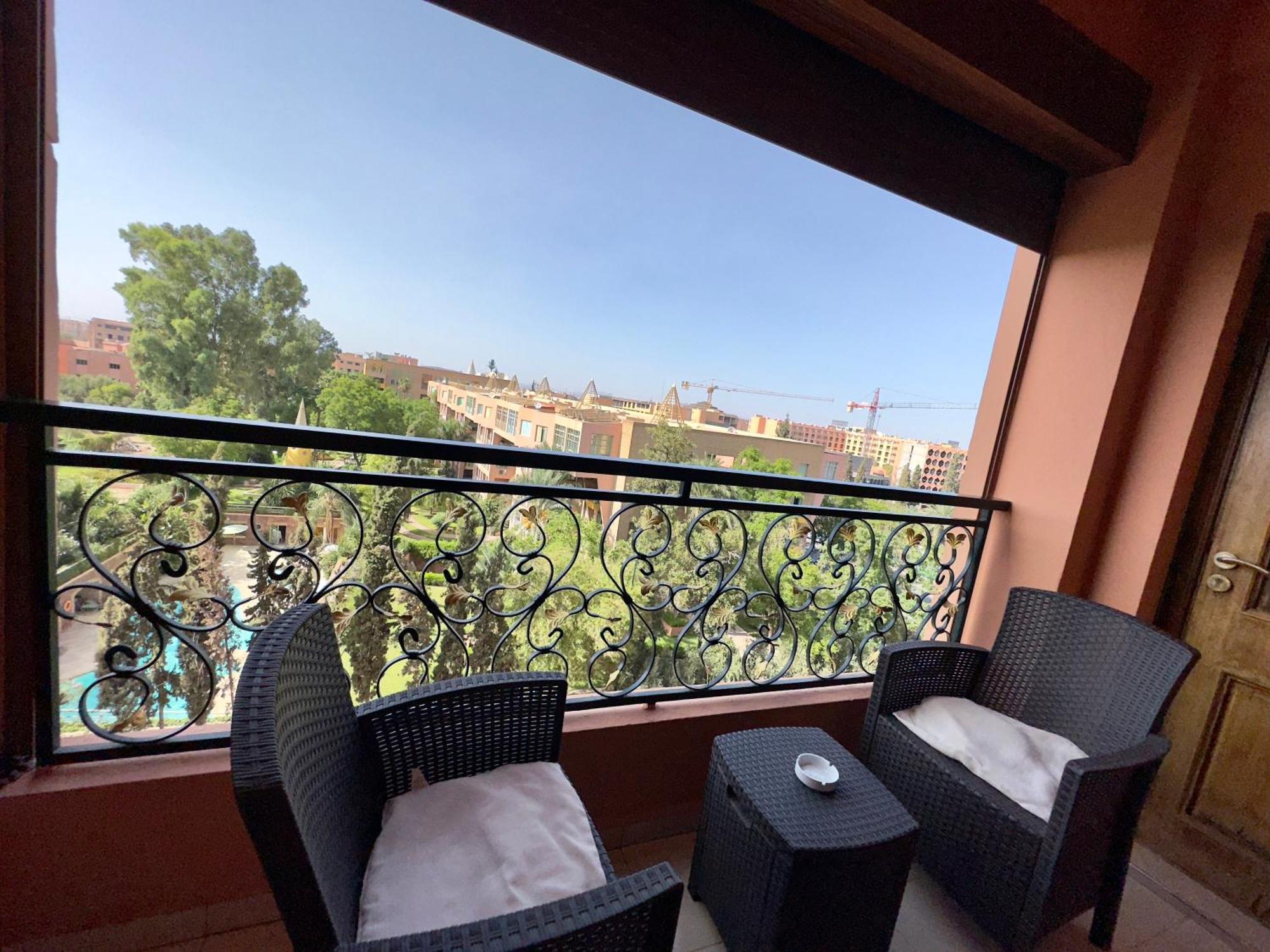 Localisation, Neuf, Piscine Et Vue Balcon *