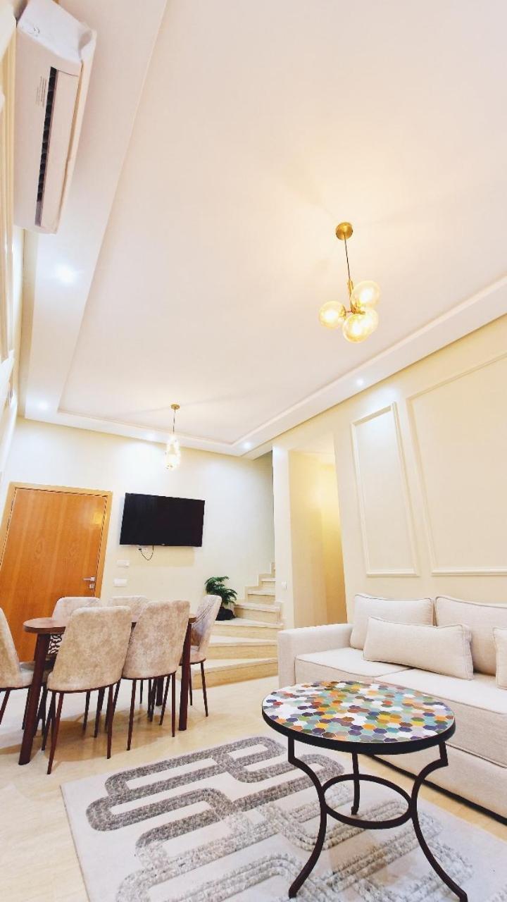 Location Duplex De Luxe Avec Jardin Privatif, Dans Avec Piscines Apartment