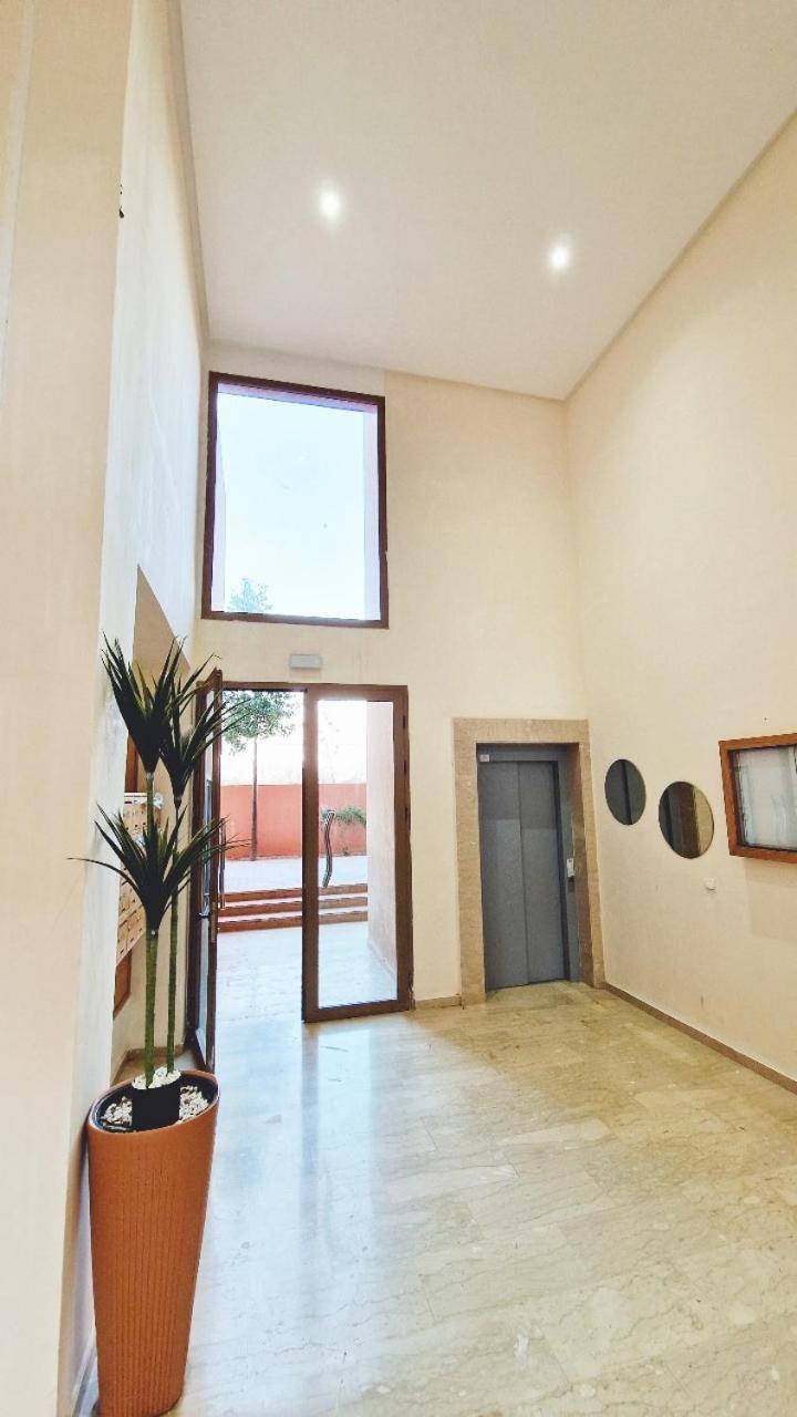 Location Duplex De Luxe Avec Jardin Privatif, Dans Avec Piscines Apartment *