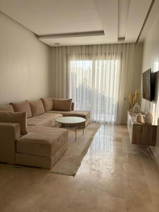 Jubaea Youmna Apartment *