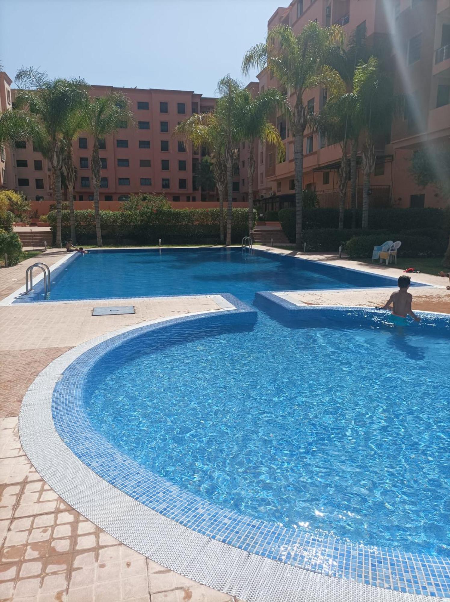 Standing Vu Piscine Marrakesh