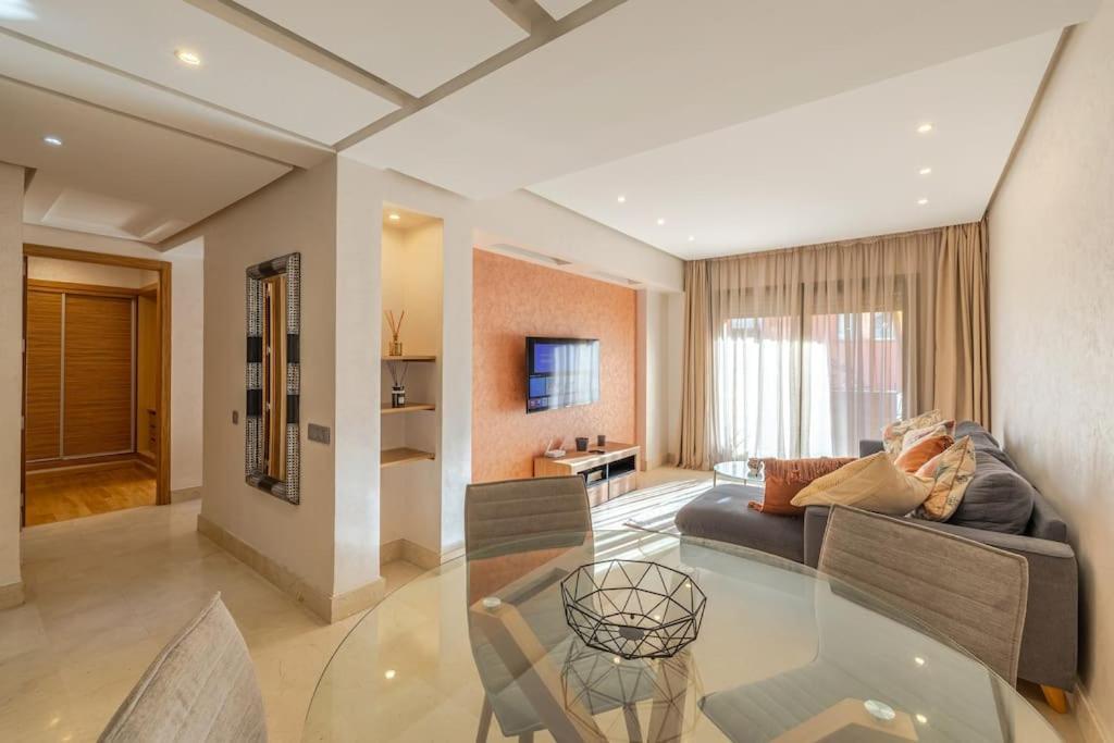 Location New Cafe De La Poste Plaza Apartment *