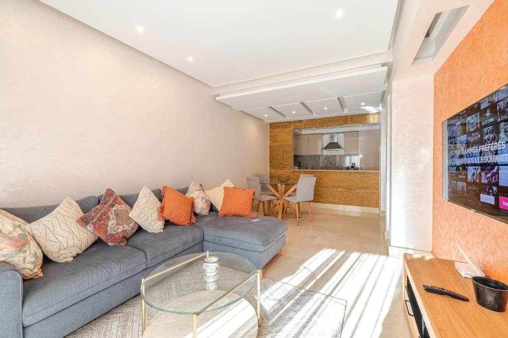 Location New Cafe De La Poste Plaza Apartment *