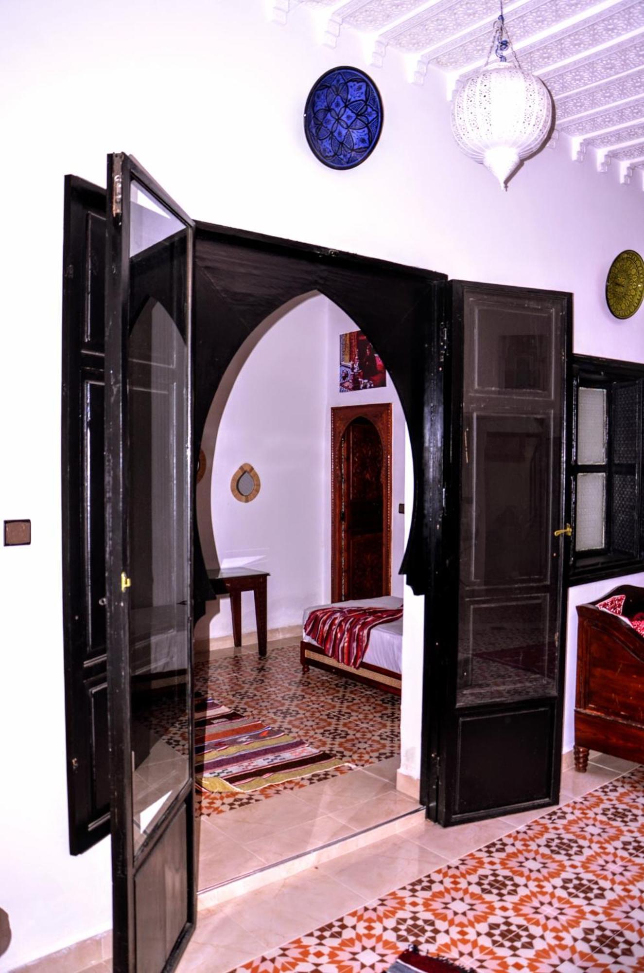 Riad Benrahal *
