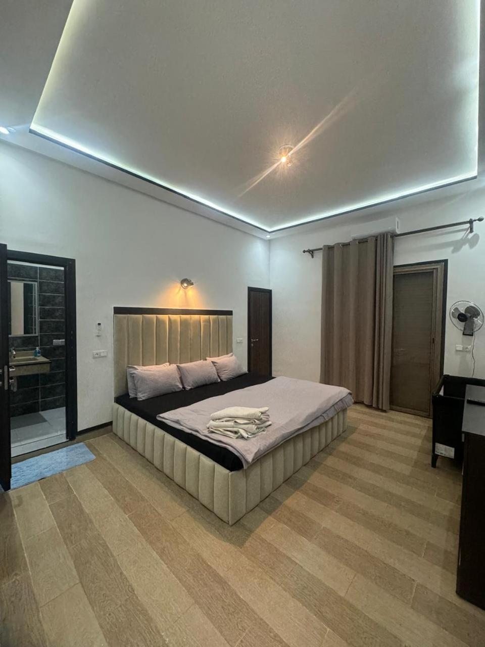 S Villa *
