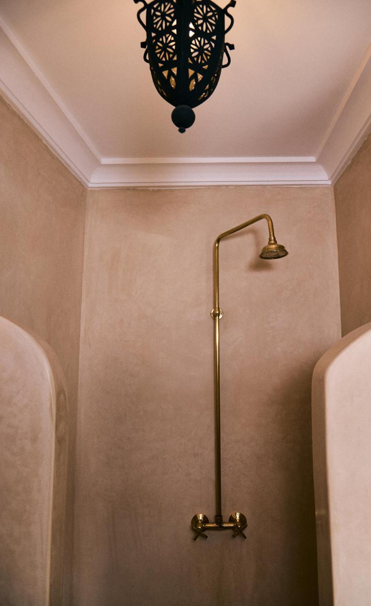 Riad Tawkane *