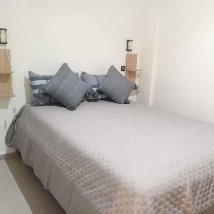 Apartment Centre *