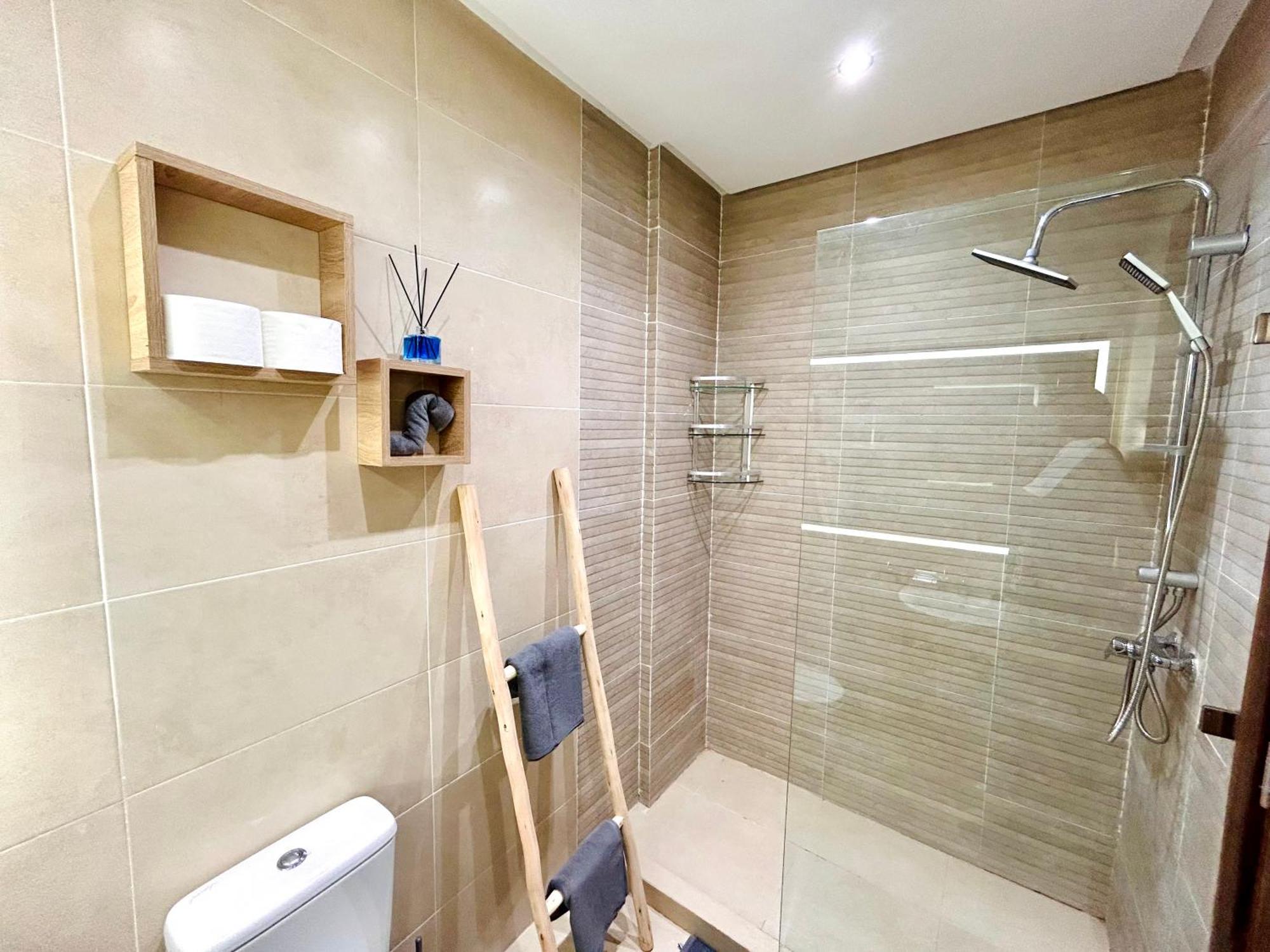 New Proche M Avenue , Swimming Pool , Fibre Optique Wifi , Parking Apartment Marrakesh