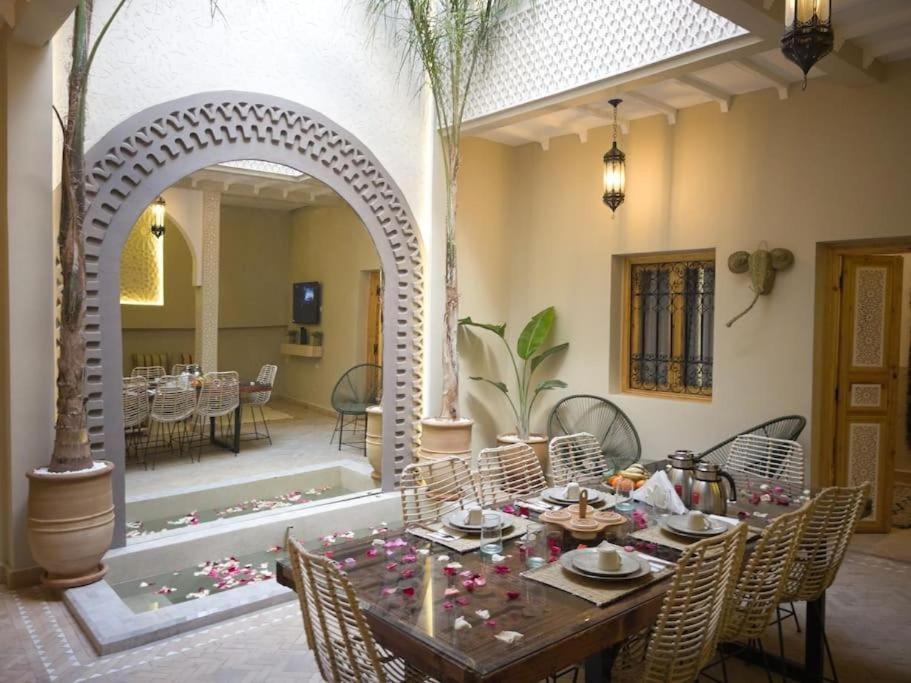 Ravissant Avec 4 & Tres Belle Terrasse