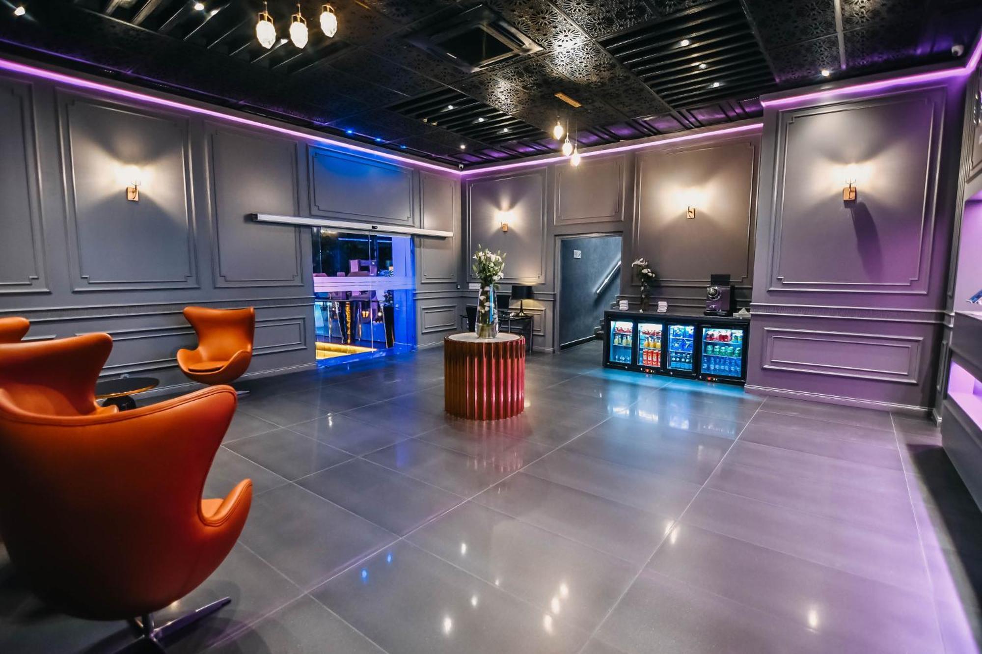 Hotel 555 Clubbing Adults Only