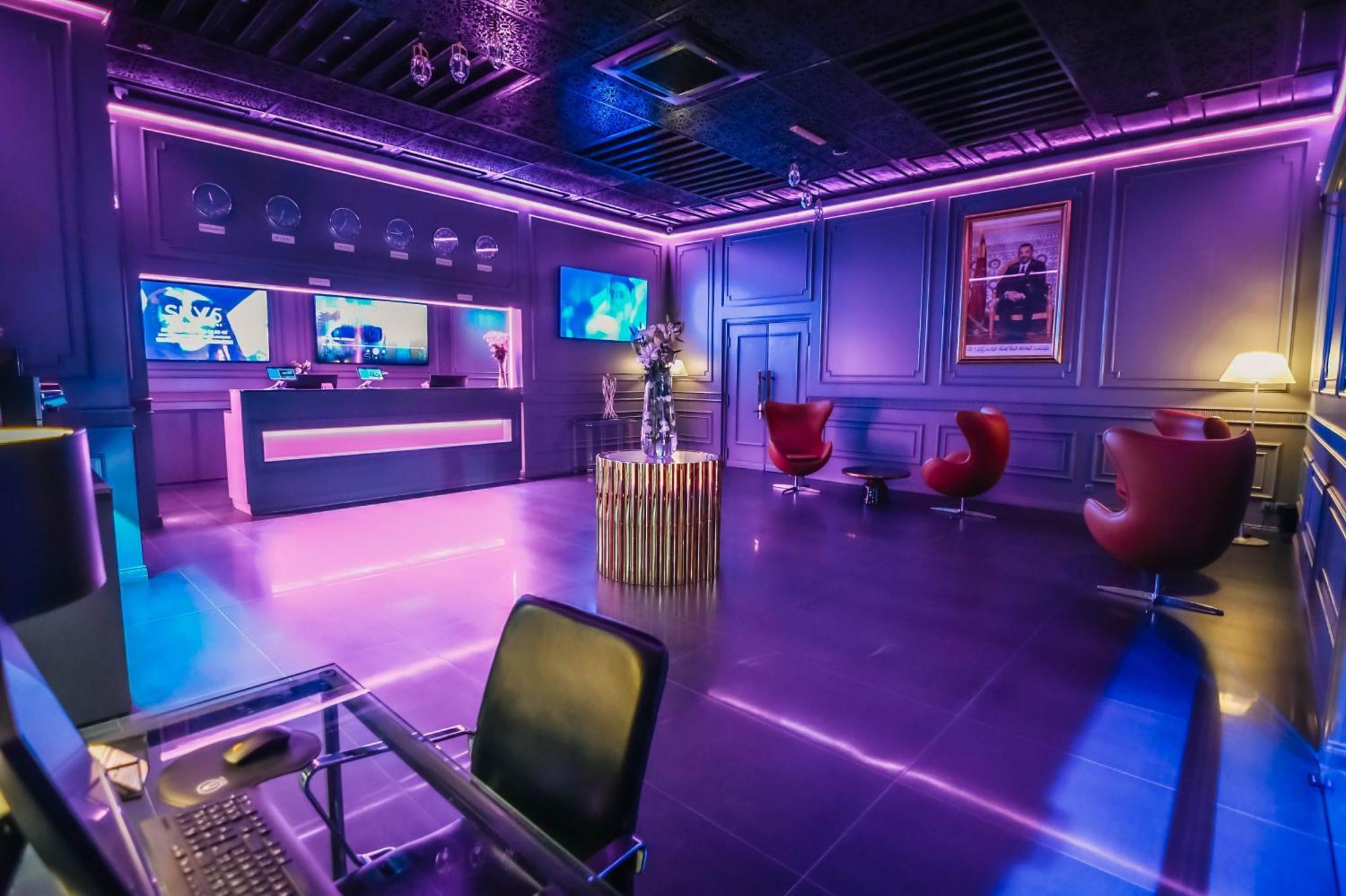 555 Clubbing Adults Only 4*