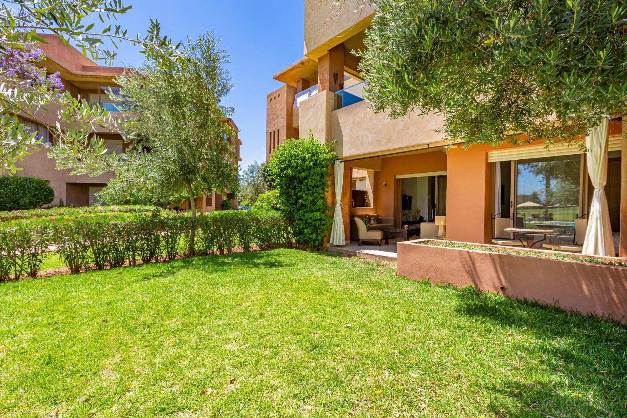Elevated Elegance A Stylish Golf Atlas *