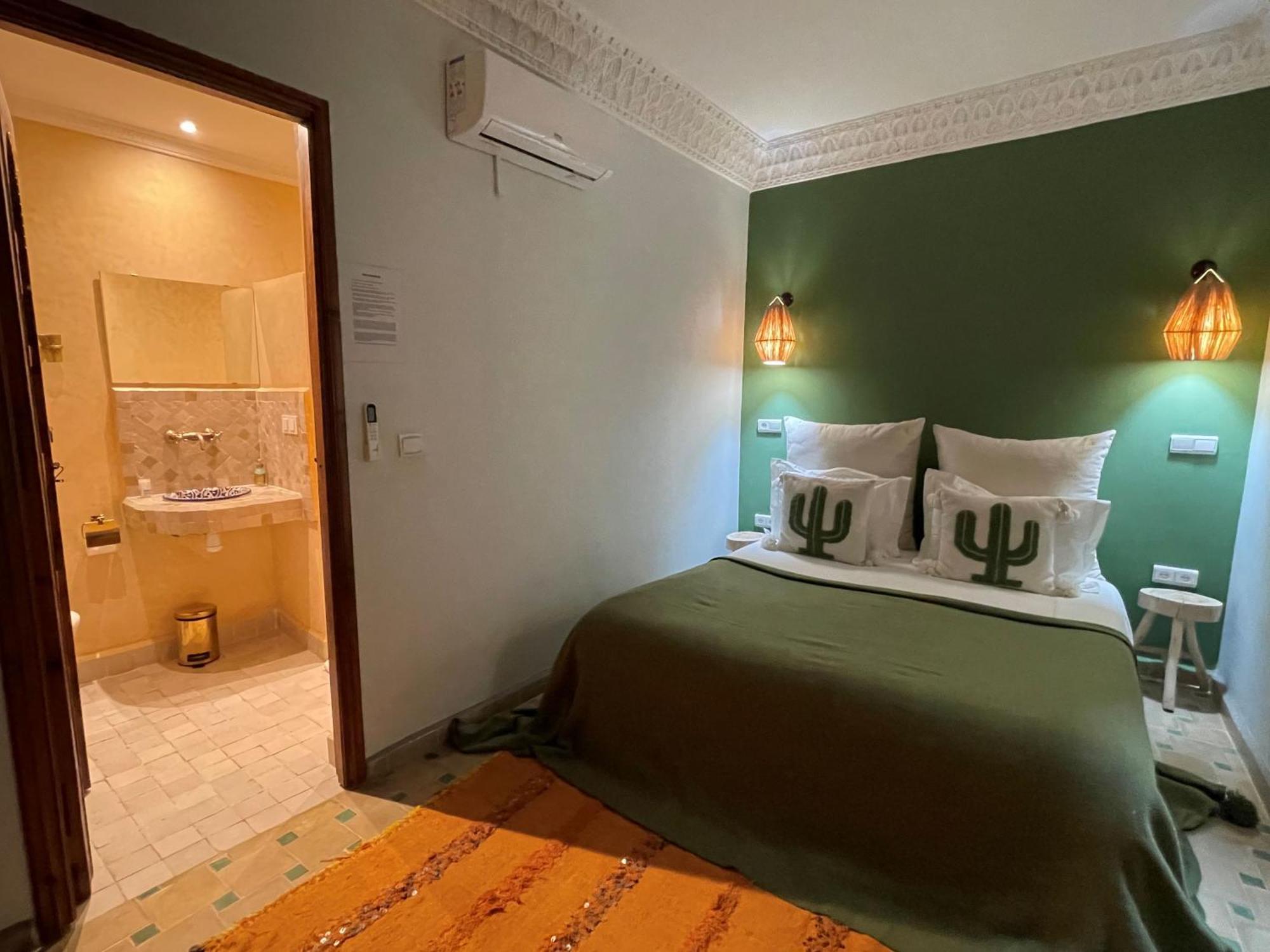 Shanam Location Privative *