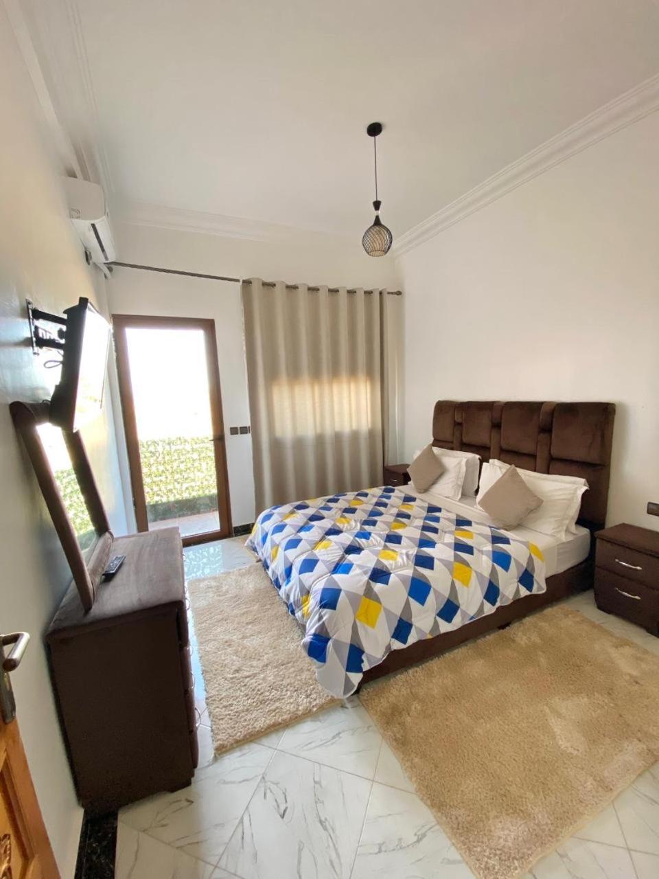 Full Moon Apartment *