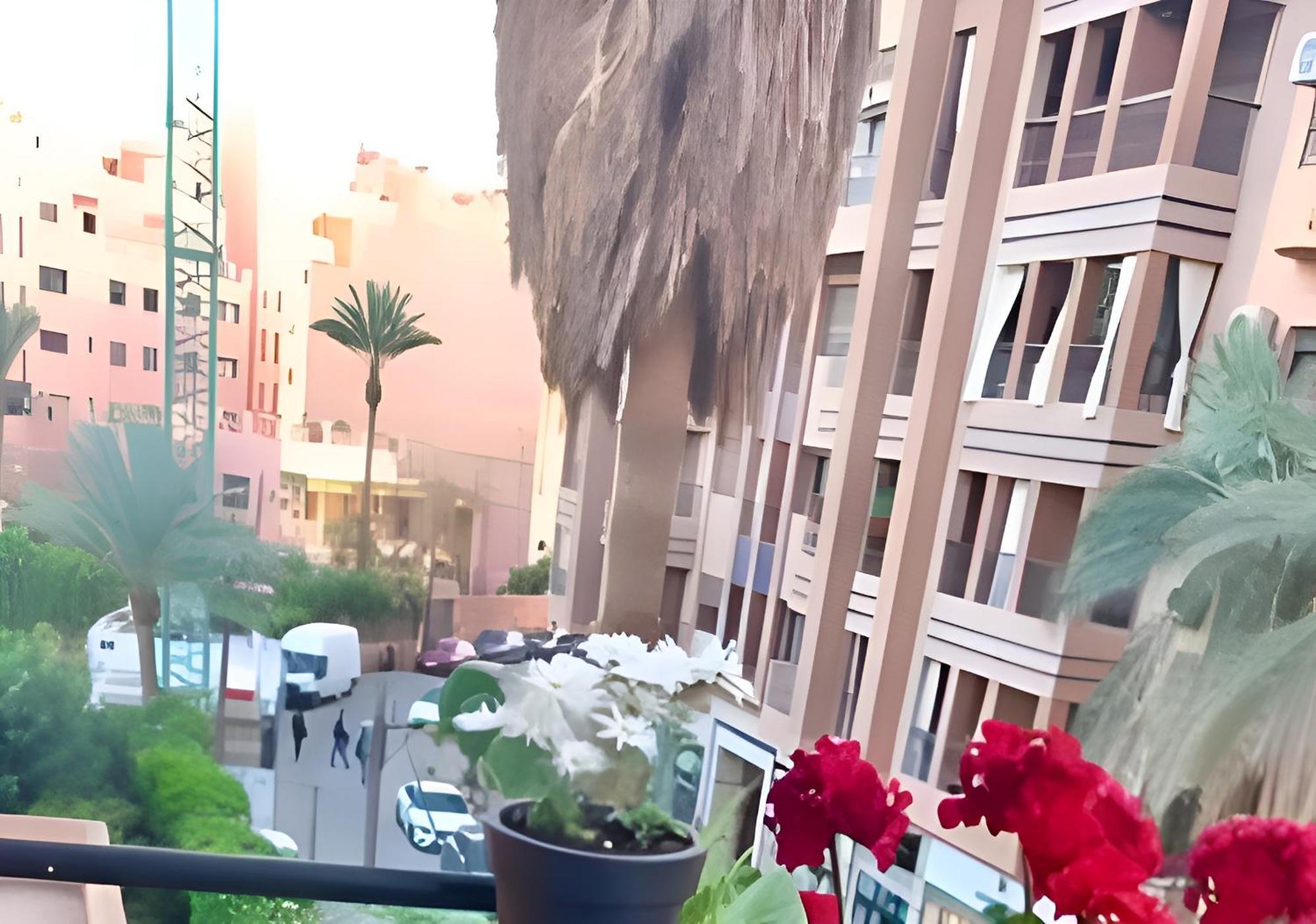 Apartment Duplex Raffine Avec Terrasse Verdoyante Et Vegetal - A 300m Du Jardin Majorelle Et Musee Yves Saint Laurent - Netflix Et Iptv
