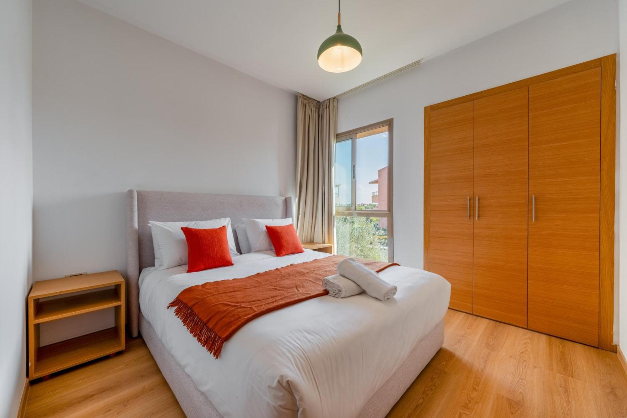 Modern Appart-golf View, Terrace & Fiber Optic Apartment *